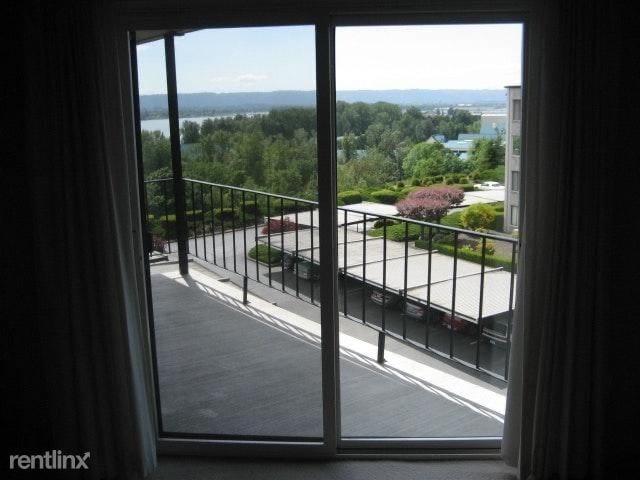 Building Photo - 2 br, 1.5 bath Condo - 5565 E Evergreen Blvd