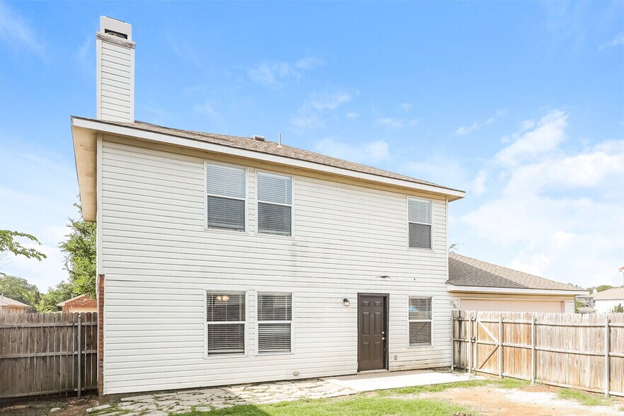 Building Photo - 8201 Montecito Dr