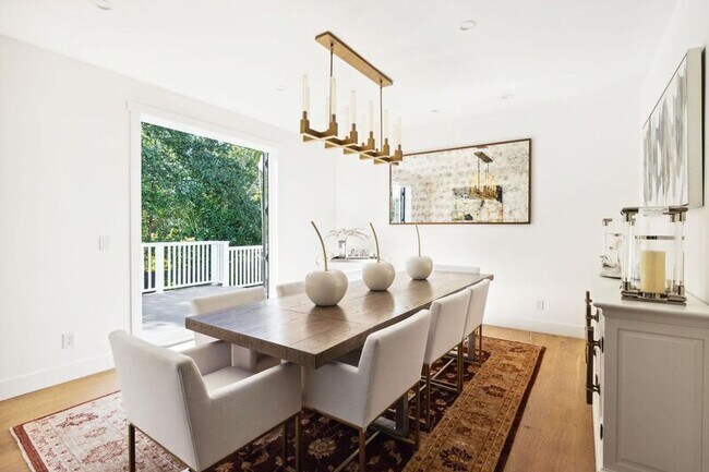 Building Photo - 31 Gold Hill Grde