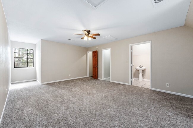 Building Photo - 2245 N Austin Ave