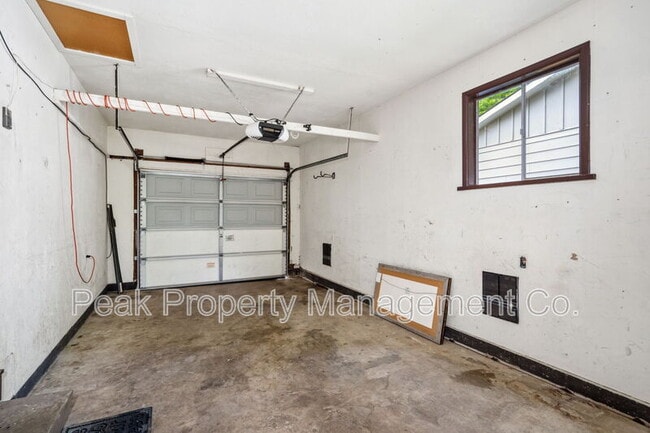 Building Photo - 1512 Brentwood Dr