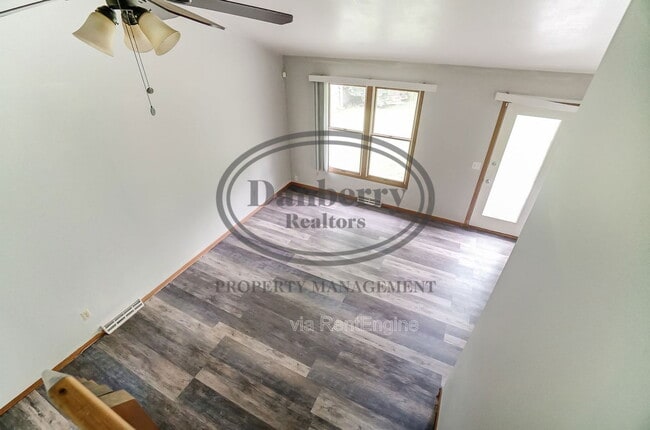 Building Photo - 3164 Kylemore Rd