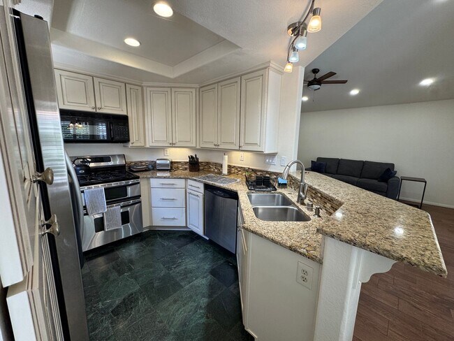 Building Photo - 2 Bedroom - 2 Bathroom single level