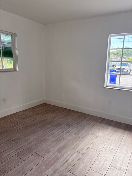 Building Photo - 2535 NW 9th St