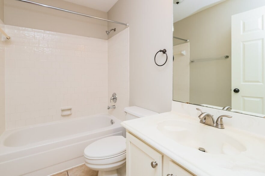 Building Photo - 5014 Otter Peak Dr