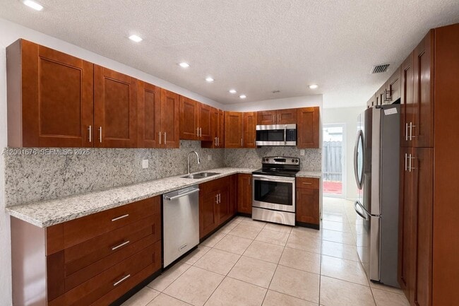 Building Photo - 1220 SW 78th Ave