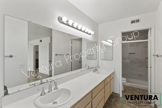 Building Photo - Spacious 4-Bed, 3-Bath Gem in Camarillo Heights