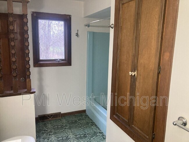 Building Photo - 1275 104th St SW