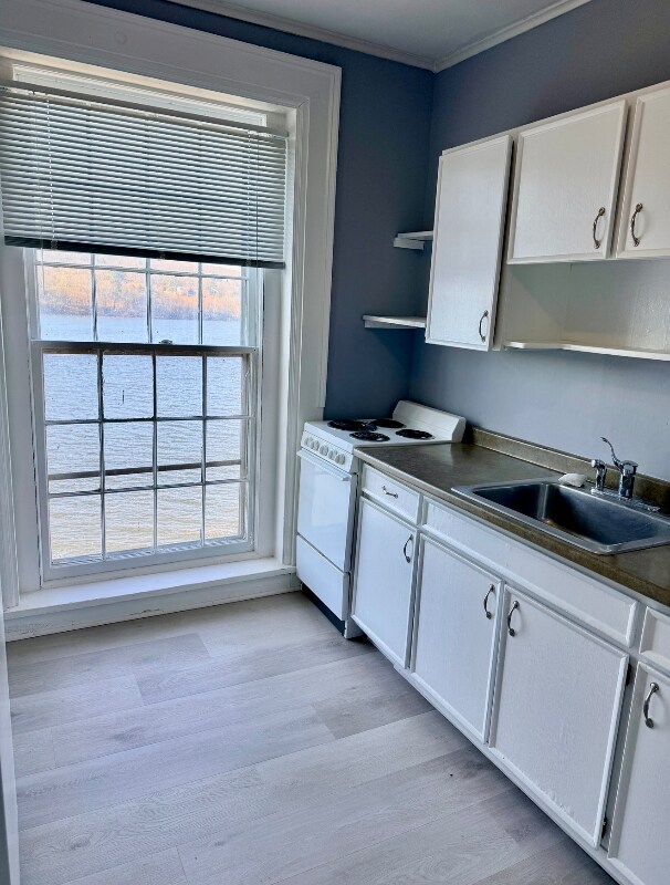 Building Photo - 83 Main St