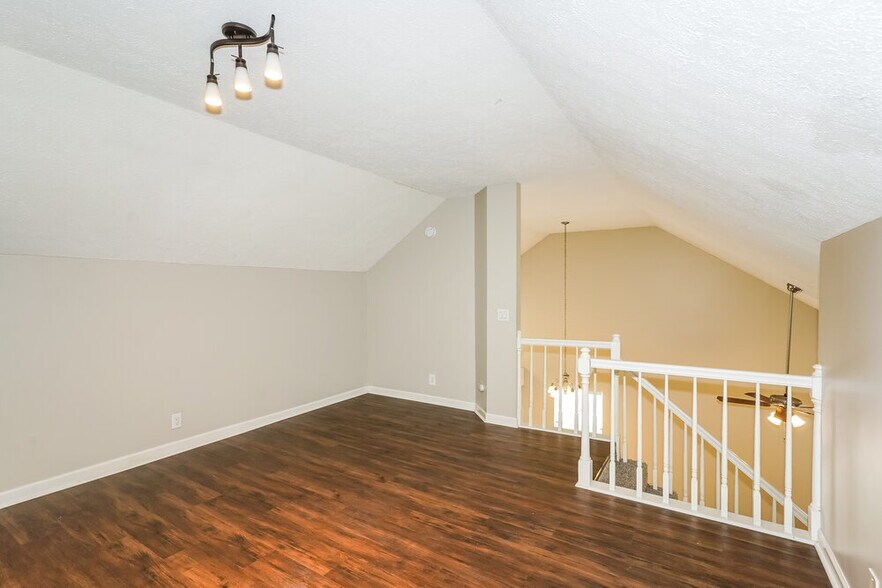 Building Photo - 1502 Cedardale Rd