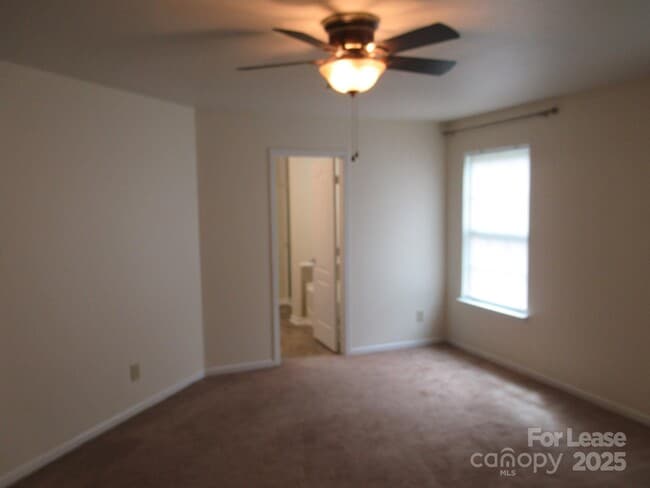 Building Photo - 122 Anastasia Ln