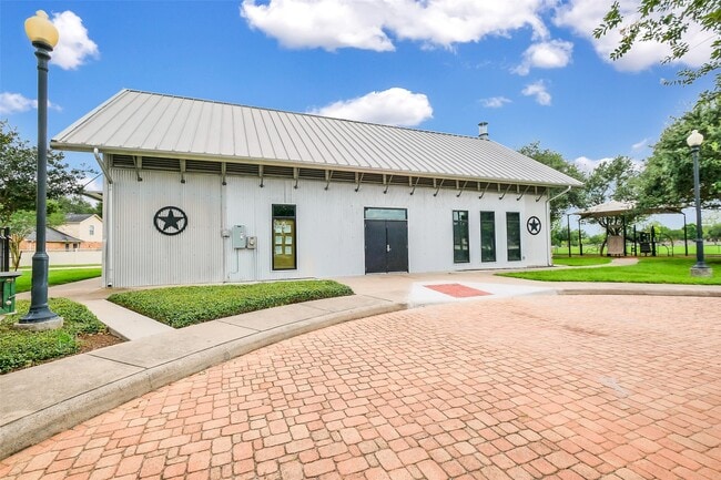Building Photo - 2603 Little Lake Ct