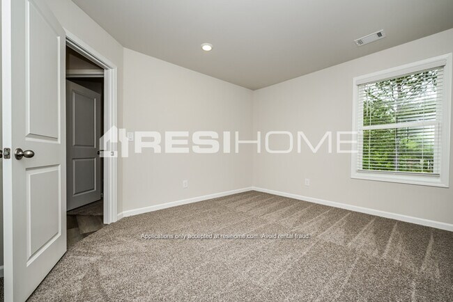 Building Photo - 2701 Porchlight Ct