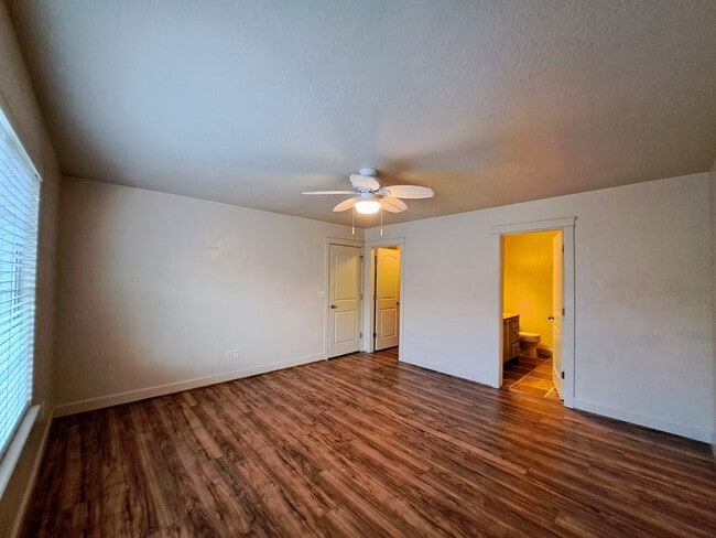 Building Photo - 1238 Baycrest Dr