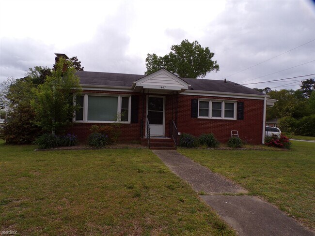 Primary Photo - 3 br, 1 bath House - 1407 W Ragsdale Rd