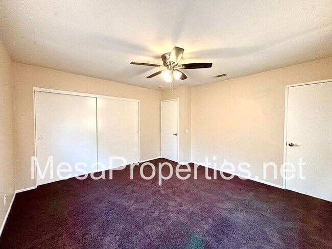 Building Photo - 8988 Grapefruit Ave