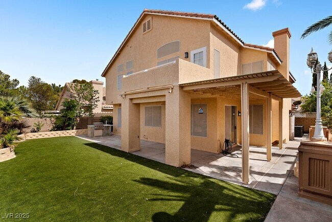 Building Photo - 8594 Lambert Dr