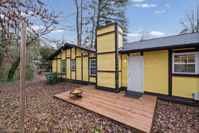 Building Photo - 4149 Oak Ferry Dr NE