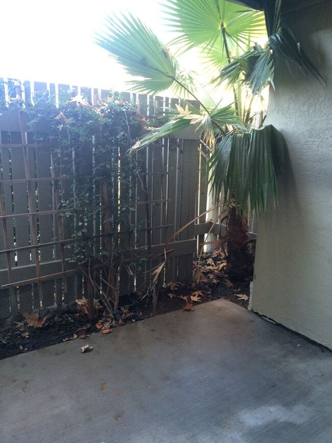 Building Photo - 2 Bedroom 2 Bath Downtown Walnut Creek