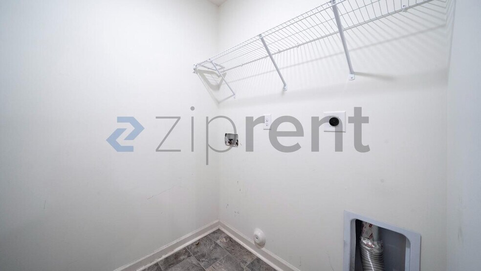 Building Photo - Unit