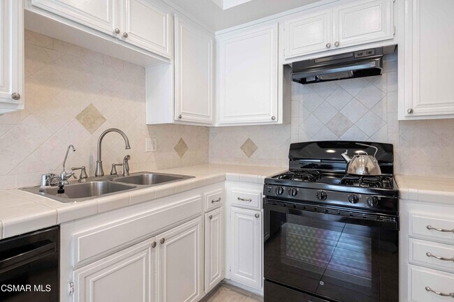 Building Photo - 3623 Summershore Ln