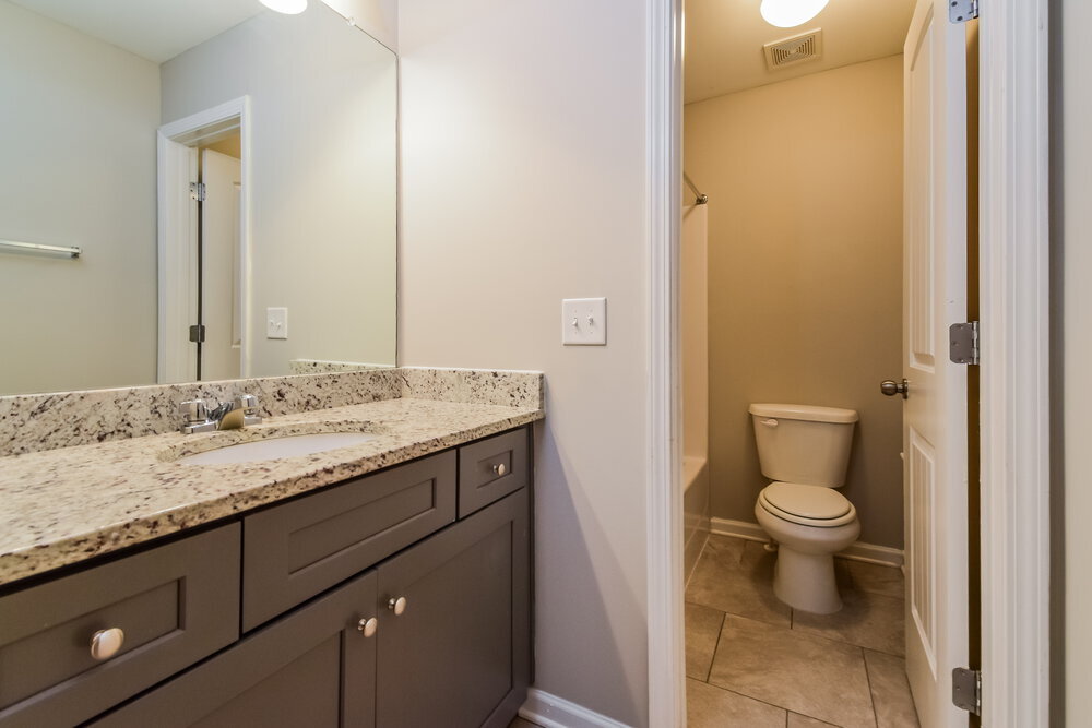 Building Photo - 643 Fieldcrest Dr