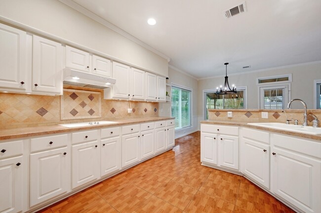 Building Photo - 1165 Mesa Blanca