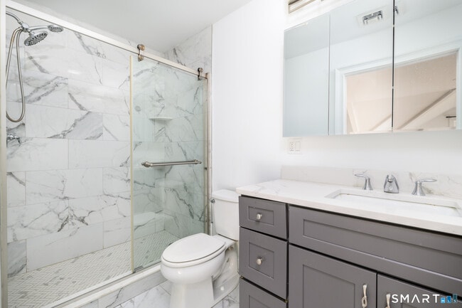 Building Photo - 159 Grove St