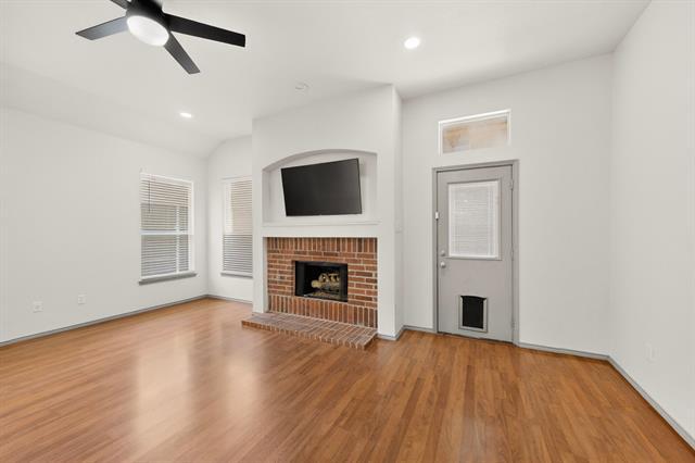 Building Photo - 1409 Clear Creek Dr