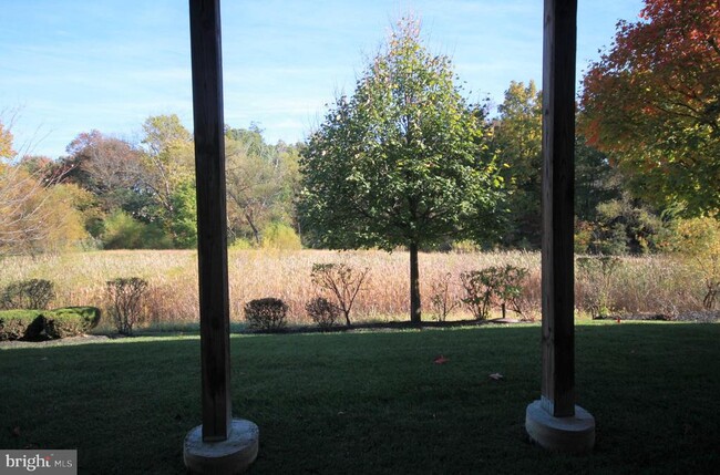 Building Photo - 515 Ellison Dr
