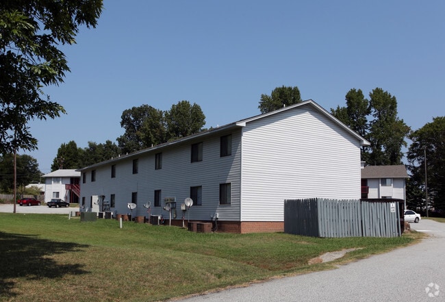 Building Photo - Bush Hill Apartments