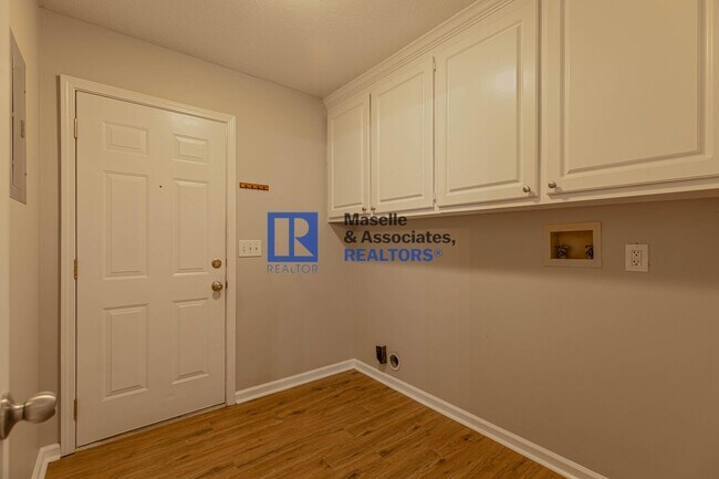 Building Photo - 3 Bed/2 Bath House on a Corner lot in Brandon