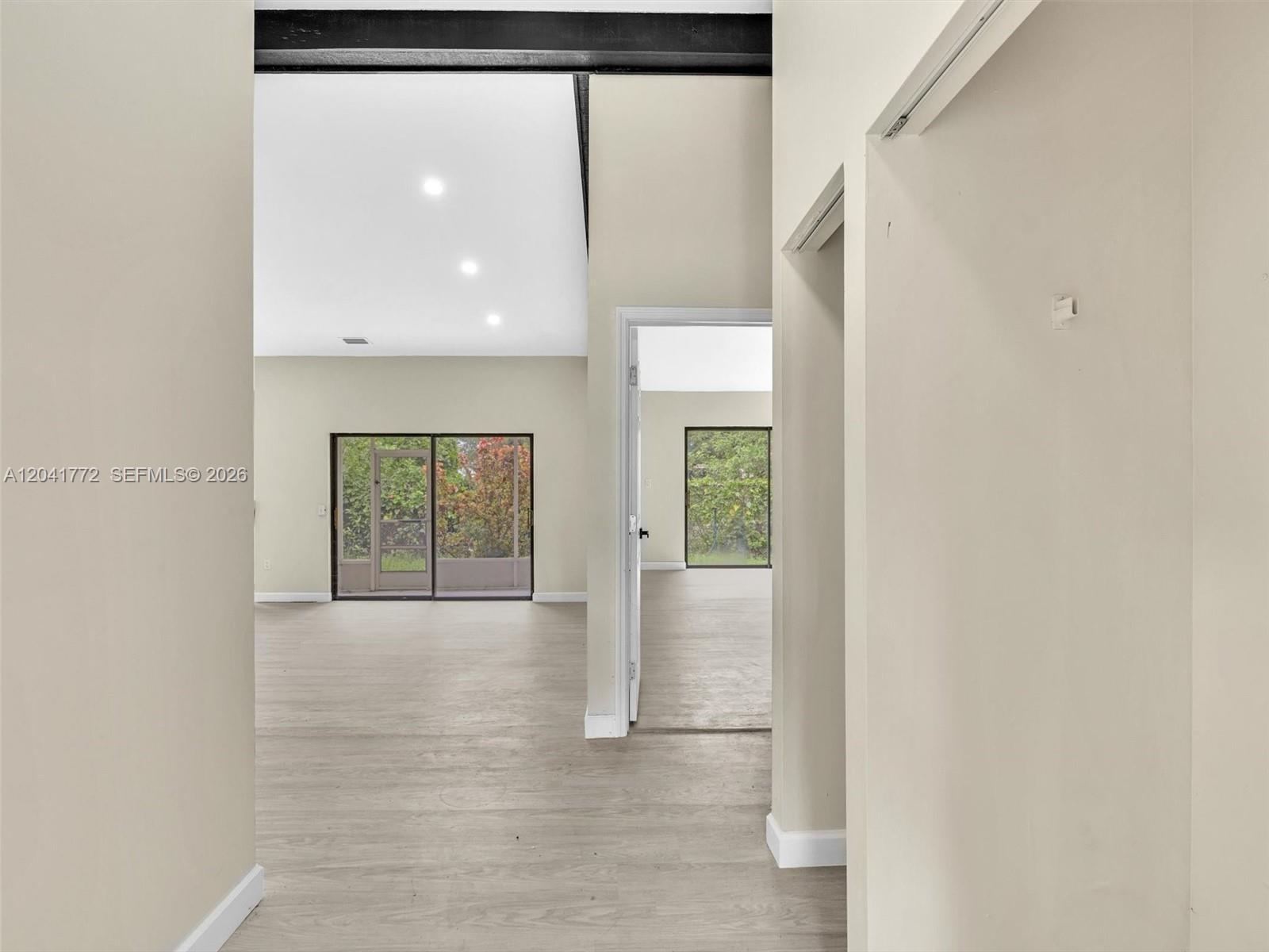 Building Photo - 8813 Paradise Ct