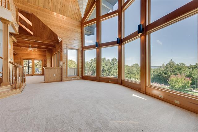 Building Photo - 3733 Oakwood Dr