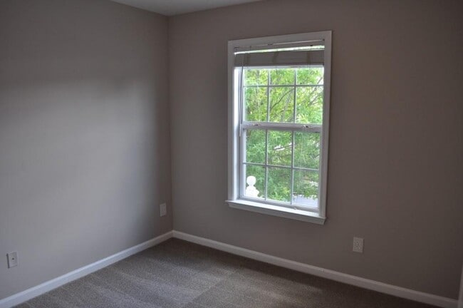 Building Photo - 940 Prestwyck Ct