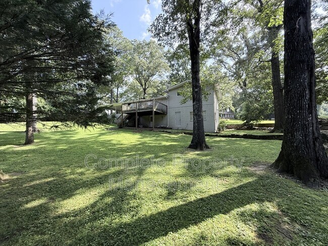 Building Photo - 3153 Woodhaven Dr