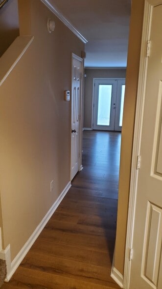 Foyer - 2388 Cove Rd