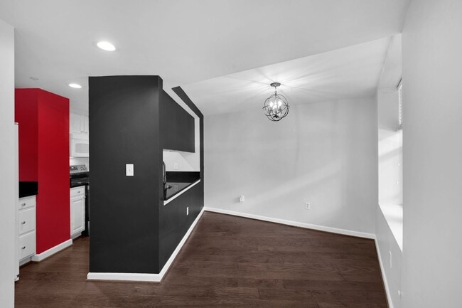 Building Photo - Spacious 1 Bedroom unit in Adams Morgan area