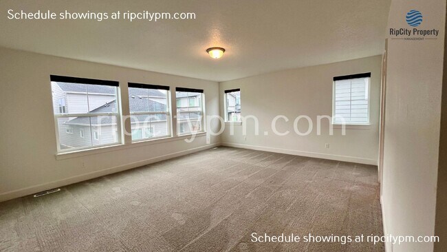 Building Photo - 3928 SE 77th Ave