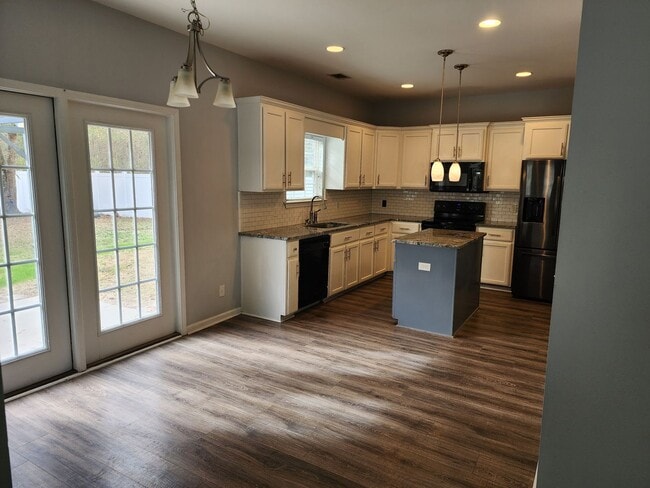 Building Photo - 1237 Peacock Trail