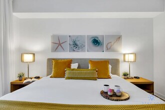 Building Photo - 2602 E Hallandale Beach Blvd