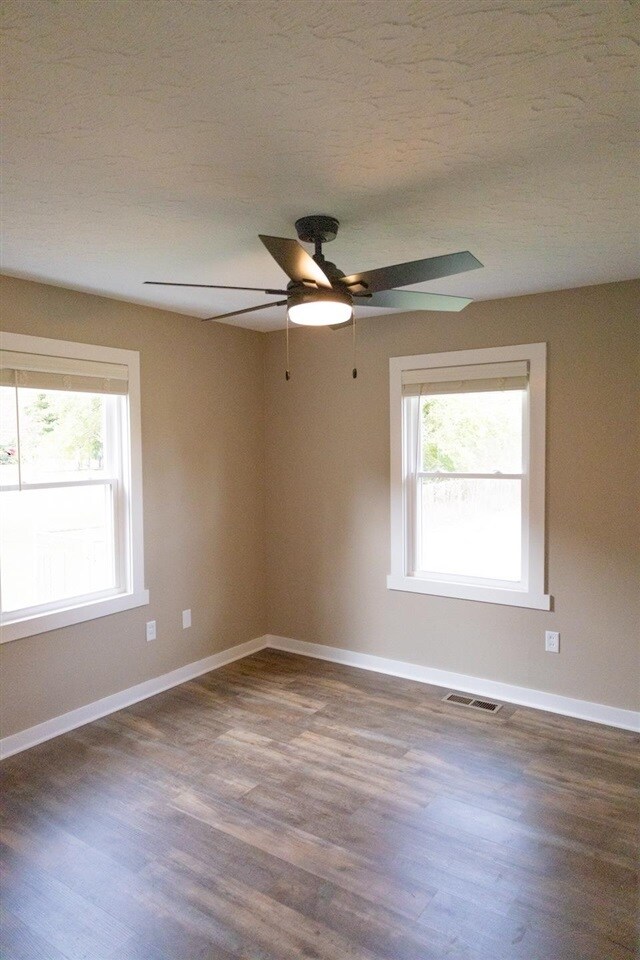 Building Photo - 516 Claremoor Ave