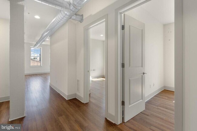Building Photo - 1618 Mifflin St