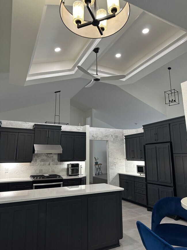 Building Photo - 4 Bedroom 3 Bathroom in Winter Haven