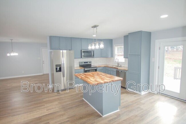 Building Photo - 4723 Dominion Rd