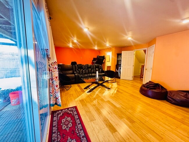 Building Photo - 237 South St