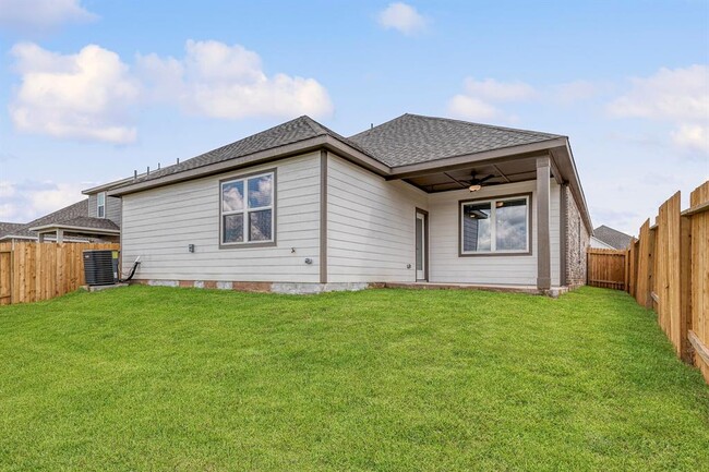 Building Photo - 15667 Honey Cv Dr