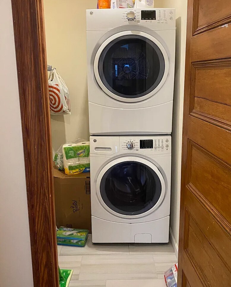 Building Photo - 174 Saint Alphonsus St