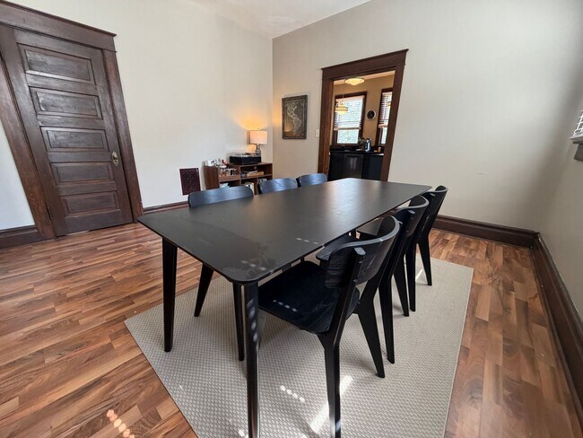 Building Photo - Newly Renovated 3 Bedroom, 2 Bathroom in the Heart of West Central