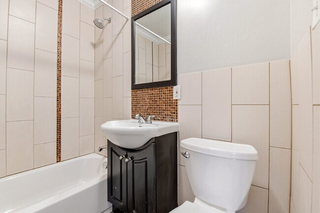 Building Photo - $1,220.95 with $300 off the first month's rent, 1 Bed - 1 Bath, Condo in Denver with Onsite Laundry!